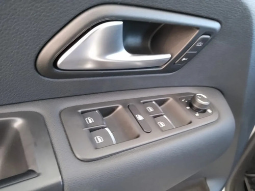 Imagen 18 de 25 de Volkswagen Amarok 2.0 Cd Tdi 180cv 4x2 Highline Pack At Ls