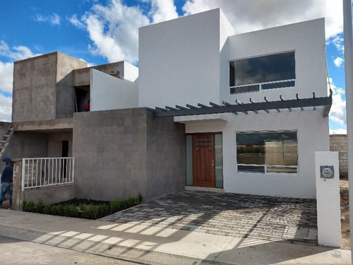 Preciosa Casa En Zen Lilfe, Premium, Alberca, 3 Recámaras, J