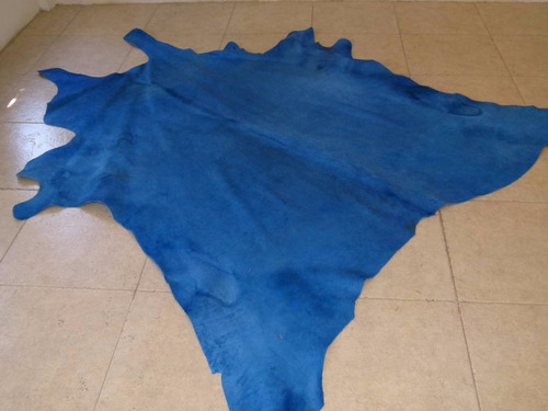 Imagen 7 de 10 de Alfombra Cuero De Vaca Teñido Con Pelo Tamaño M