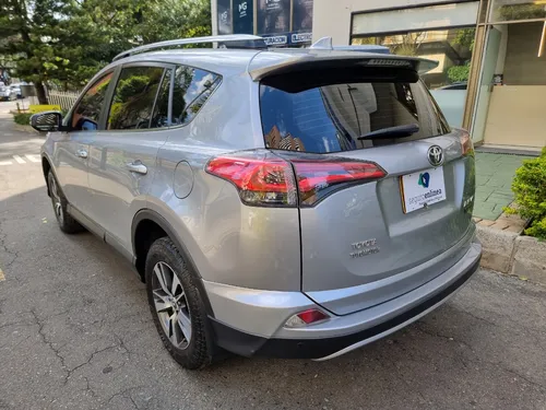 Toyota RAV4 2.0 Street