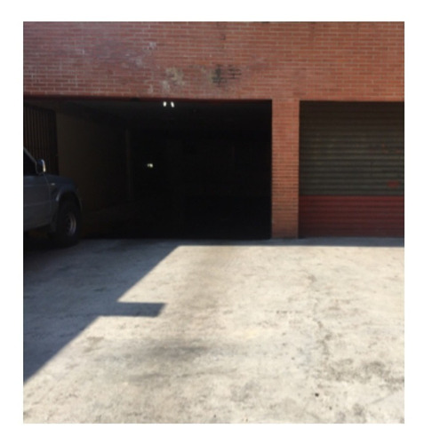 Imagen 1 de 6 de Se Vende Local Y Estacionamiento En Quinta Crespo