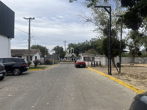 Bodega En Arriendo Con 2 Amplios Galpones En Talca