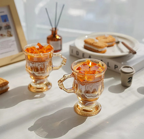 Vela Perfumada Con Tazas De Café En Vidrio Con Soporte Y Man