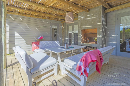 Casa En Alquiler Por Temporada De 4 Dormitorios En Pinar Del Faro (ref: Est-567)