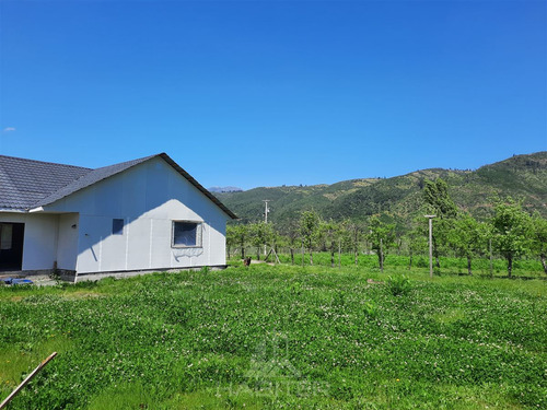 Casa En Venta De 4 Dorm En Parcela 5.000mts2 En Los Niches