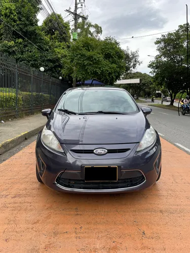 Ford Fiesta 1.6 Hatchback Mecánica