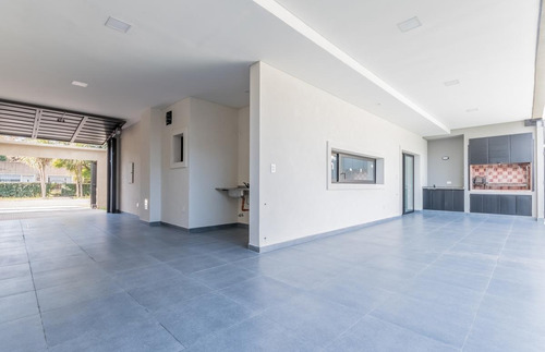 Imagen 8 de 30 de Venta · Casa A Estrenar De Categoría En Moreno · Pileta · Patio · Balcón · Financia · Permuta