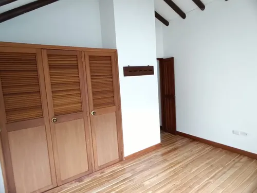 Casa En Arriendo Ubicada En Rionegro Sector Llanogrande (16007).