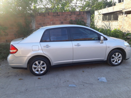 Nissan Tiida Sedan 2013 1.8 Flex 4p