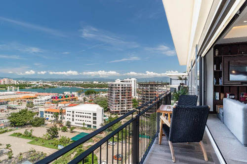 Departamento En Venta En Colonia Zona Hotelera Norte, Puerto Vallarta, Jalisco
