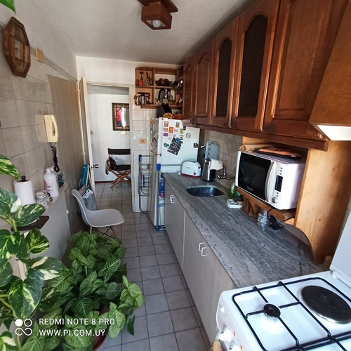 Venta Duplex Buceo 2 Dormitorios Y Garaje.