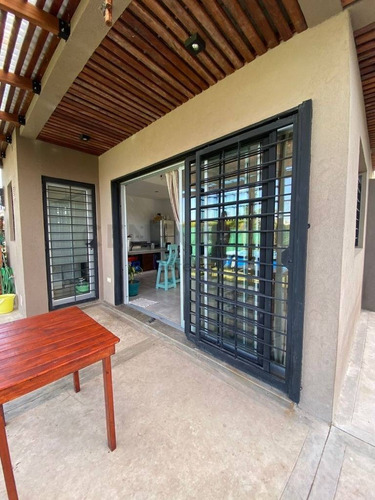Imagen 14 de 18 de Calle 5 Entre 499 Y 500-casa A Estrenar 2 Dormitorios Y Parque En Venta - Gonnet