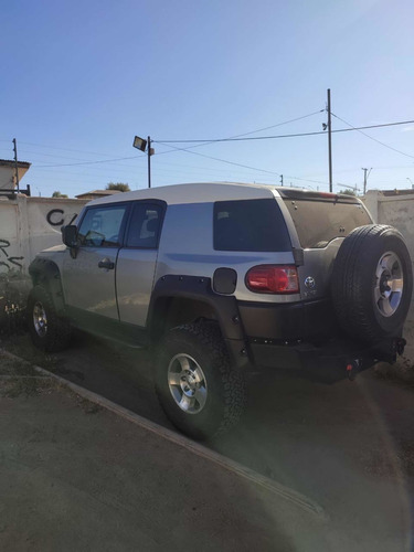 Imagen 22 de 24 de Toyota Fj Cruiser Dlx 4x4 V6 4.0