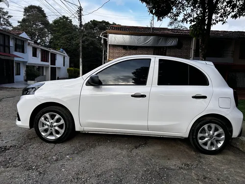 Nissan March 1.6 Sense At