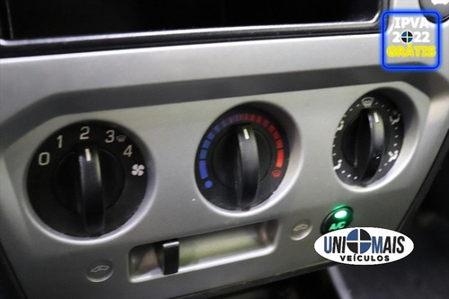 Imagem 8 de 13 de Fiesta 1.6 Mpi Class Hatch 8v Flex 4p Manual