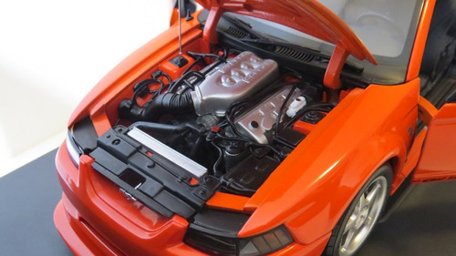 1:18 Autoart 2000 Ford Mustang Cobra R #00 Prototype Version (Usado)