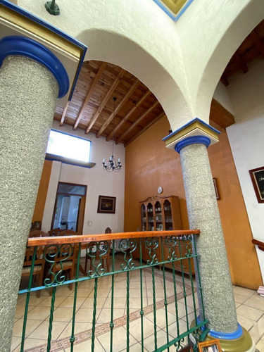 Residencia En Venta En Rinconada Jacarandas  Estilo Residenc