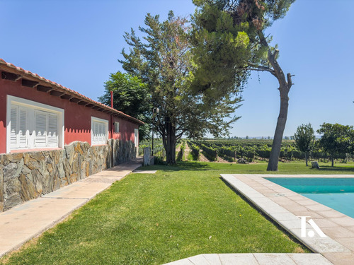Finca Productiva En Ugarteche Y Casa De Huespedes