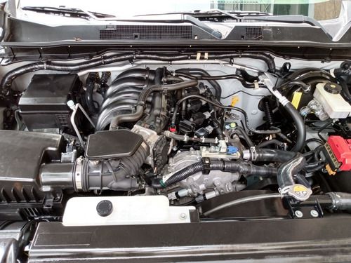 Imagen 11 de 11 de Nissan Np300 2019 2.5 Chasis Cabina Dh Aa Pack Seg Mt