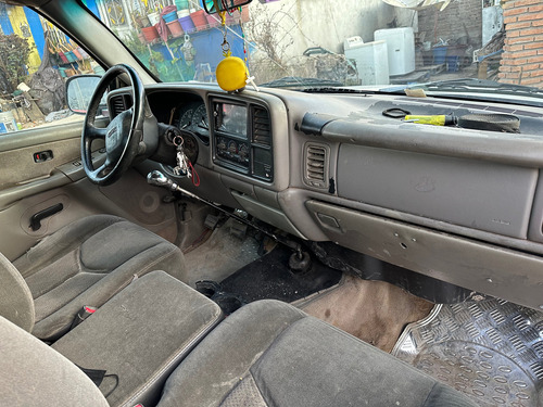 GMC Sierra 5.3 Cabina Regular Paq A 4x2 Mt