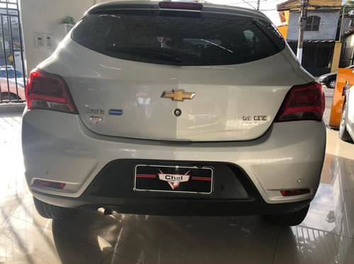 Imagem 4 de 11 de Chevrolet Onix 2018 1.4 Ltz 5p