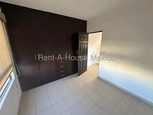 Rincones Del Marques, Renta - Casa Con 3 Recámaras 1 En Planta Baja, Sala De Tv | Air