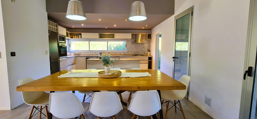 Casa A La Venta En Cul De Sac En Area Residencal 1, Barrio Costa Esmeralda, Venta Equipada.