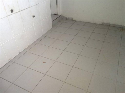 Imagem 9 de 16 de Cinco Salas Comercial Proxima Ao Centro De Sao Vicente, Com +/- 100 M2 Em Avenida Movimentada Com Escolas Padaria Farmacia Feira Livre E Ponto De Onibus E Lotacao Tudo Por Perto Venha Conferir - Hm18
