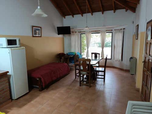 Cabaña De Dos Dormitorios + Club House (ping Pong, Pool, Metegol Y Juegos De Mesa) + Pileta Enorme