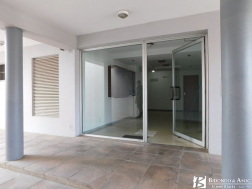 Imagen 3 de 21 de Apartamento En Edificio Con Piscina, Barbacoa Y Cochera Sobre Avenida Millán
