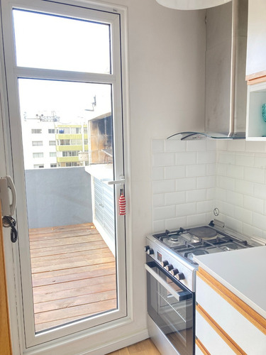 Penthouse Con Parrillero En Pocitos A 1 Cuadra De Rambla