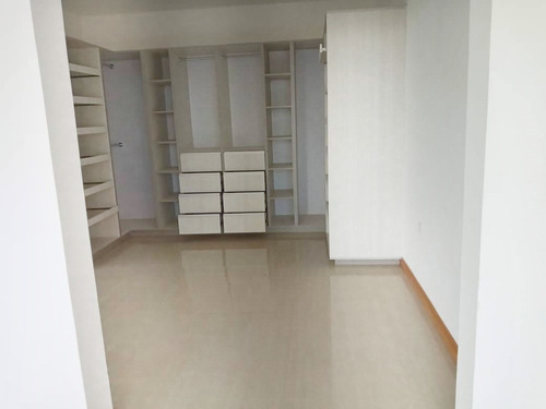 Imagen 5 de 23 de Casa Quinta San Antonio De Los Altos Century 21 Plaza Francia 04125033903 Sz