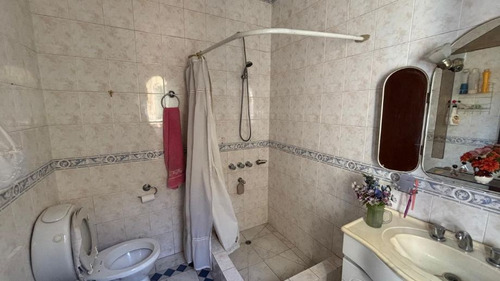 Casa En Venta En Remedios De Escalada Oeste