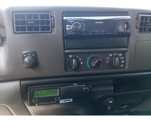 F4000 Cabine Dupla
