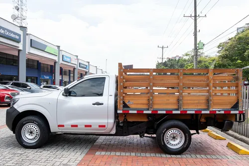 Nissan Frontier Estacas 2.5 Mt 4x2