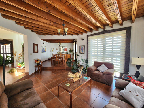 Casa Colonial En El Corazón De Juriquilla 5 Recámaras Completas, Una En Planta Baja Alberca Propia Am