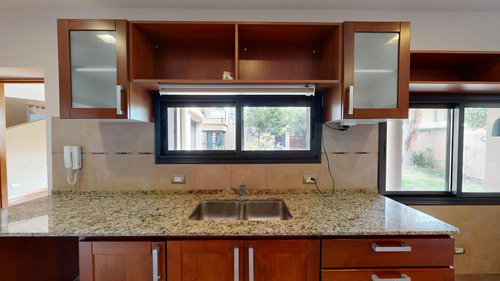 Venta Casa 4 Dormitorios 4 Baños / Pileta B. Jardin Claret