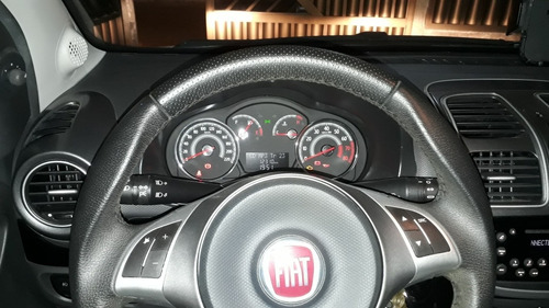 Imagem 3 de 9 de Fiat Grand Siena 2017 1.4 Attractive Flex 4p