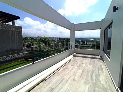 Casa En Venta, Nueva, Lomas De Cocoyoc, Con Alberca Y Jardín, Morelos