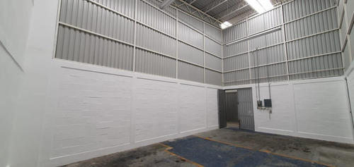 Bodega En Condominio De 90m2 Para Distribucion,almacenamiento U Operaciones