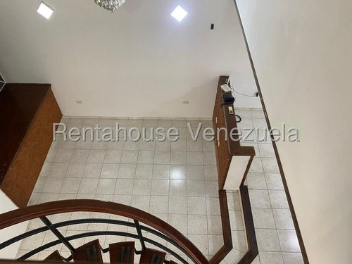 Townhouse En Alquiler En La Granja Naguanagua Valgo Comodo Amplio Cocina Moderna