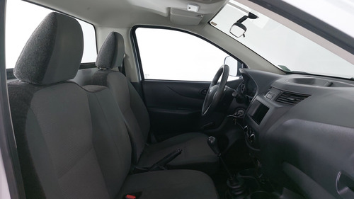 Nissan NP300 2.5 CHASIS CABINA DH AC PAQ. SEG
