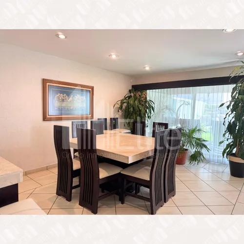 Casa En Venta Con Amplio Jardin En Cumbres Del Lago