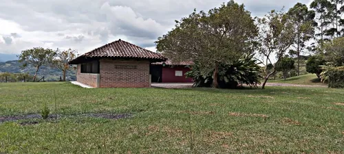 Calima, 10.000 M2, Lote En Venta