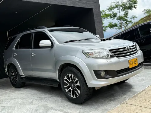 Toyota Fortuner 3.0 Sr5
