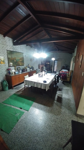 Casa 3 Amb En 1 Planta Con Gran Terreno. Inmejorable Ubicacion.