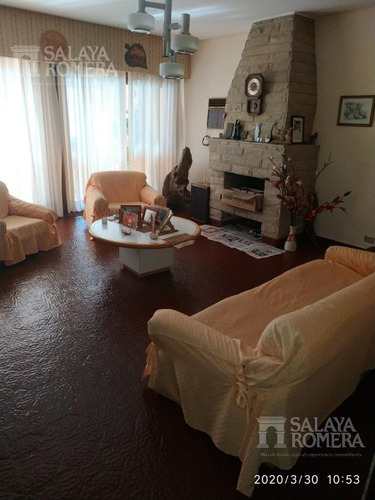 Imagen 2 de 20 de Casa En Lote Propio Con Galpon Al Fondo - En Venta En Munro -