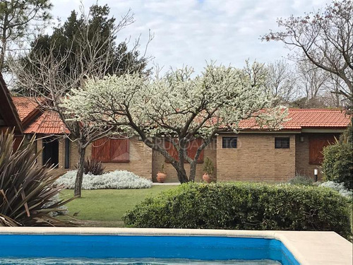 Venta Casa Parada 11 - A 300 Mts. De Ruta 9. Funes