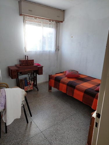 Imagen 3 de 8 de Vendo Vivienda De Dos Dormitorios En Complejo Del Molino