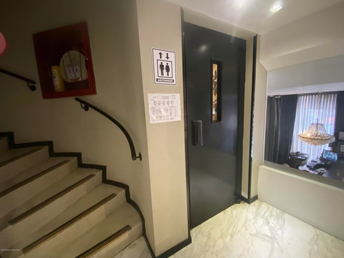 Comercial En Las Aguas(bogota) Rah Co: 21-1280